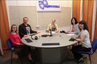 На передаче "Детский мир" на РТВ "Подмосковье". Ведущая Ольга Пивоварова.